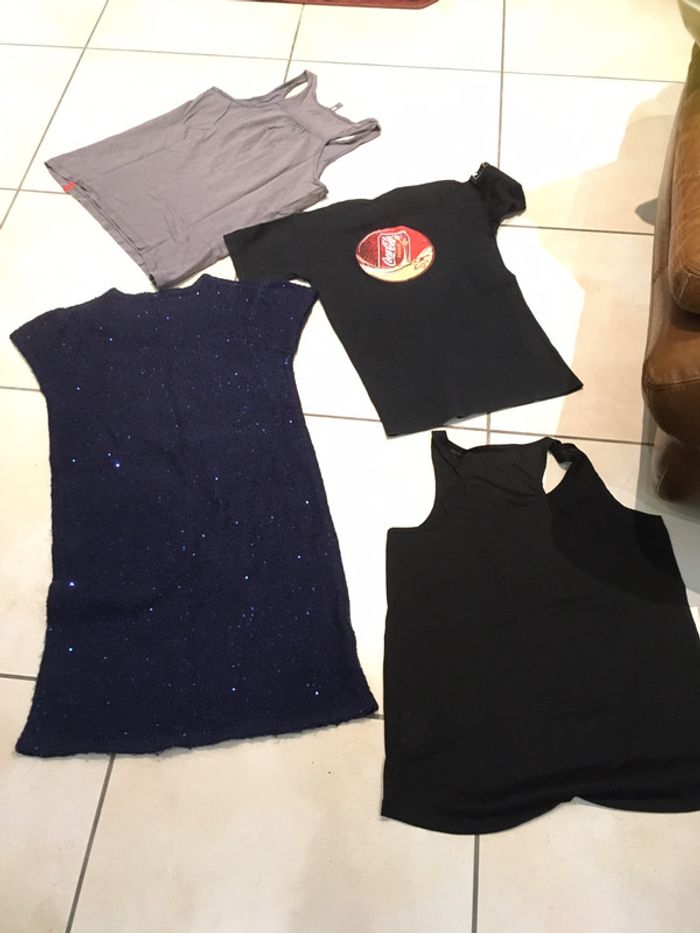 Lot 7 pièces14 ans robe bleue pailletées, gilet rose 2 débardeurs 1 tee-shirts
