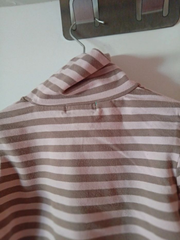 Joli sous pull rayé 4 ans - photo numéro 9