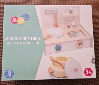 Mini cuisine en bois 