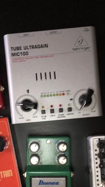 Pre amp Behringer Tube Ultra Gain