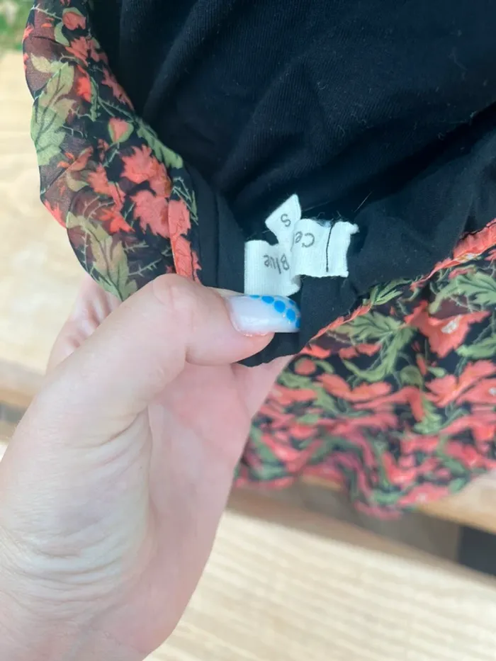 Ensemble tenue XS S 34 36 cerise blue Naf Naf jupe en voilage t-shirt débardeur noir fleurs dentelle - photo numéro 6