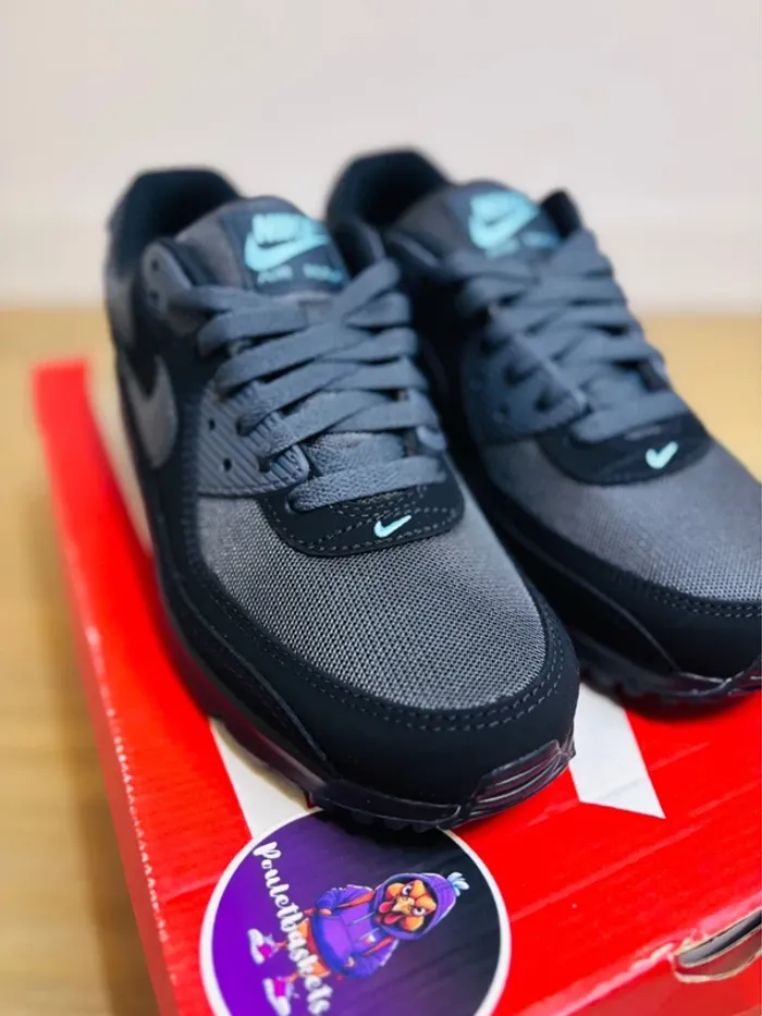 Nike Air Max 90 Black Tiffany Taille 40 - photo numéro 3