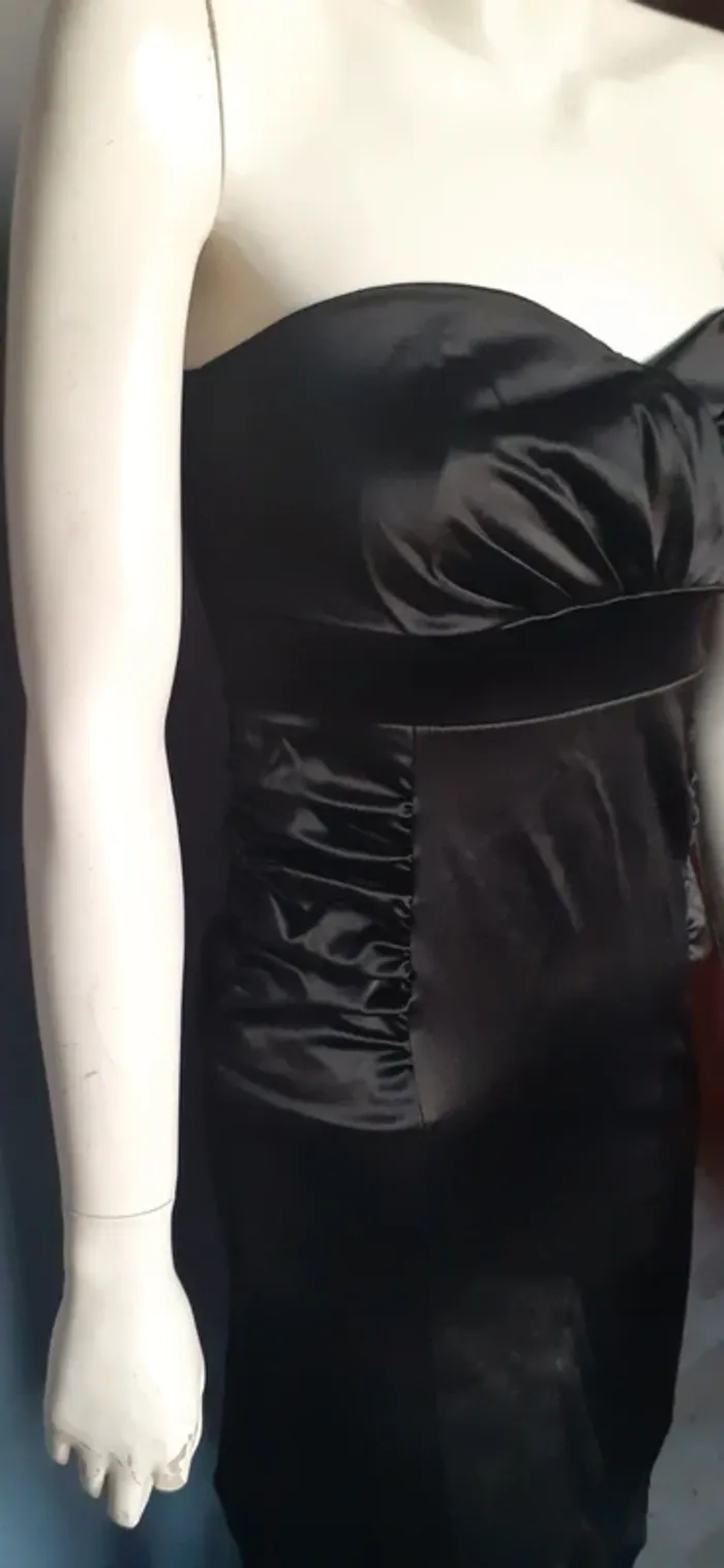 Jolie robe de cocktail. - photo numéro 3