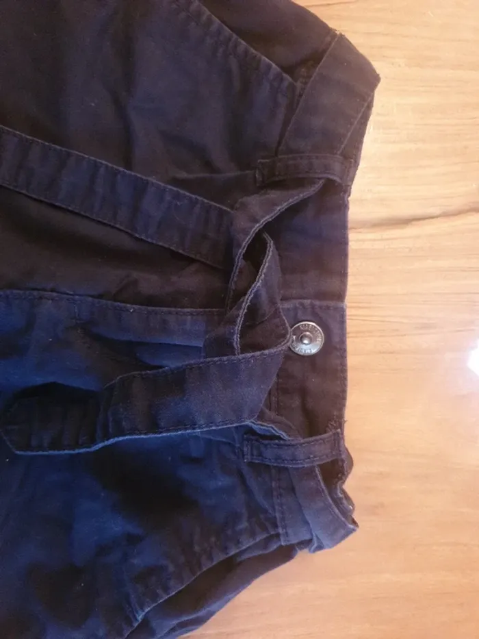 Short bleu marine 8 ans - photo numéro 2