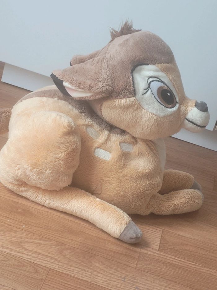 Peluche grand Bambi allongé Disney - photo numéro 3