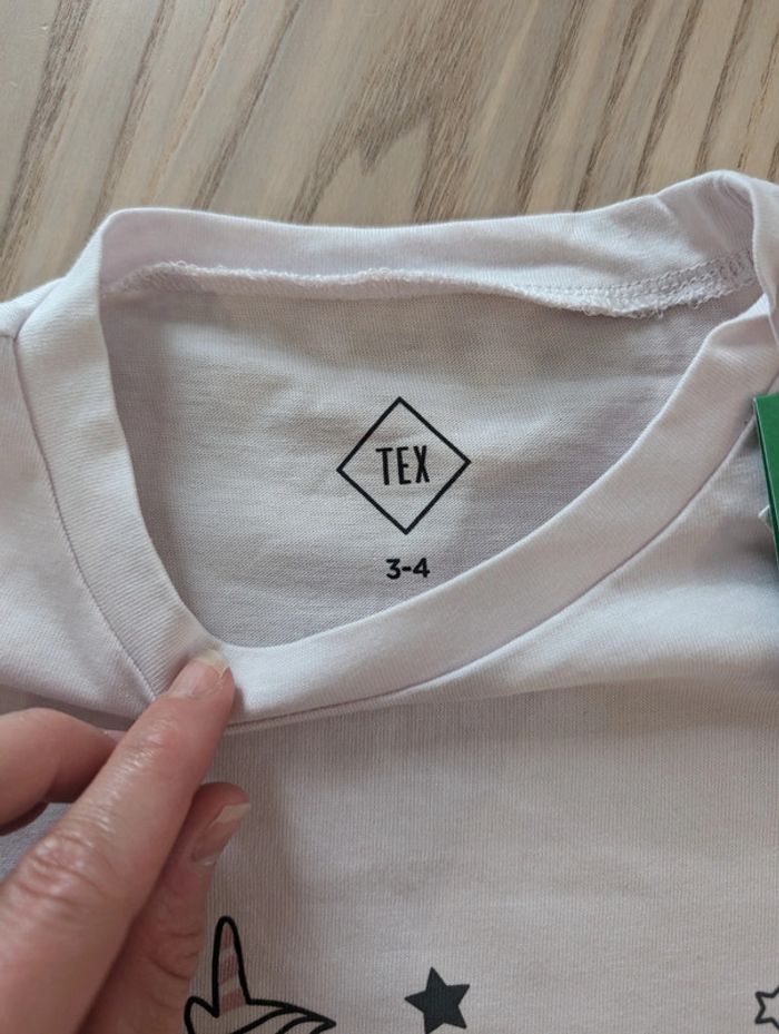 T-shirt neuf licorne - photo numéro 2