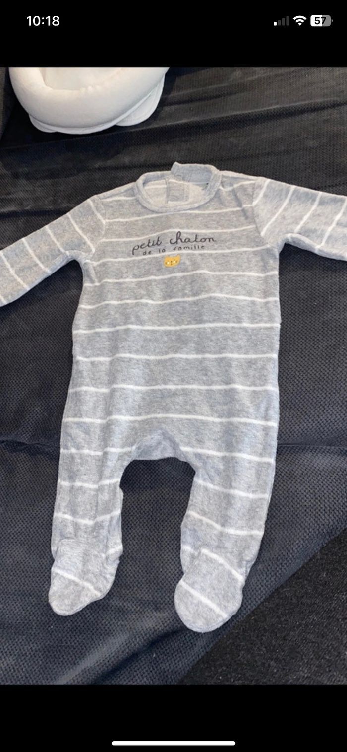 Lot de pyjama pour bébé fille - photo numéro 1