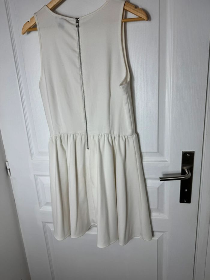 Robe courte neuve - photo numéro 2