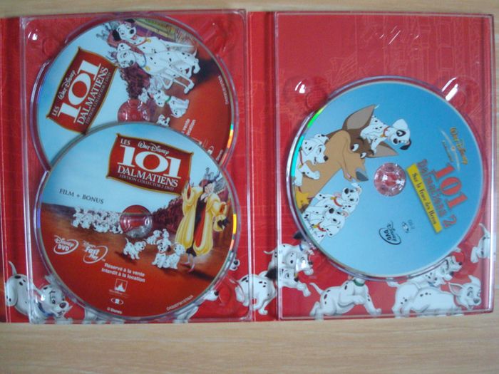 Coffret prestige 3 DVD "les 101 dalmatiens" - photo numéro 3