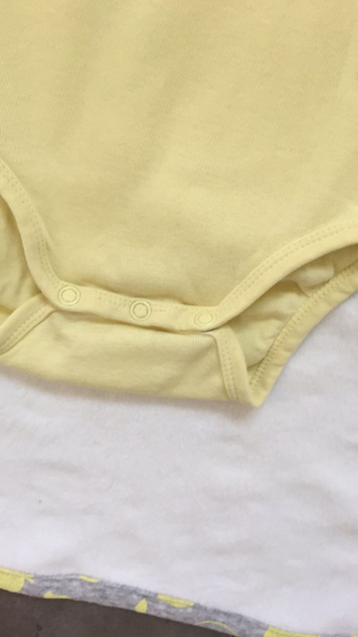 Body manches courtes H&M 12/18 mois jaune pale - photo numéro 3