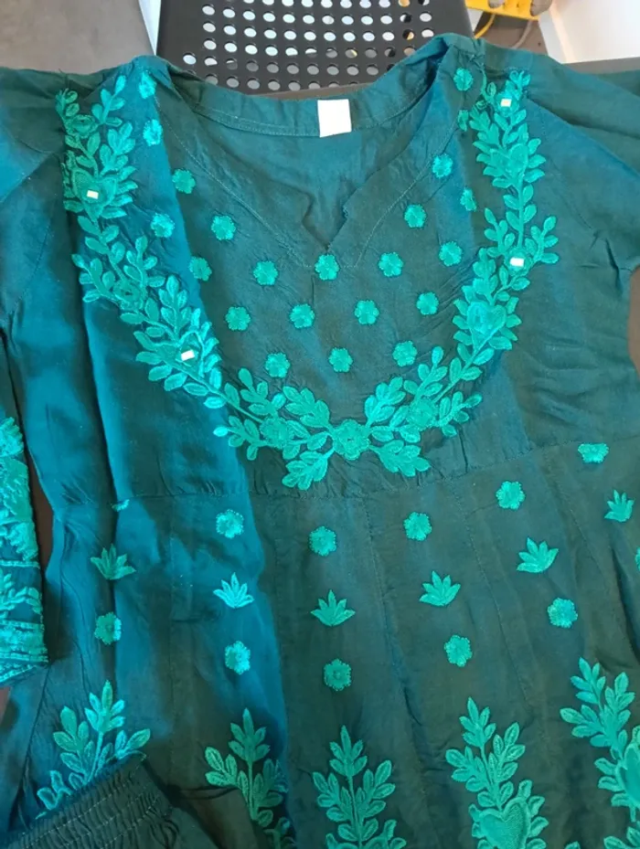 Kurta fille neuf 10**11 ans - photo numéro 2