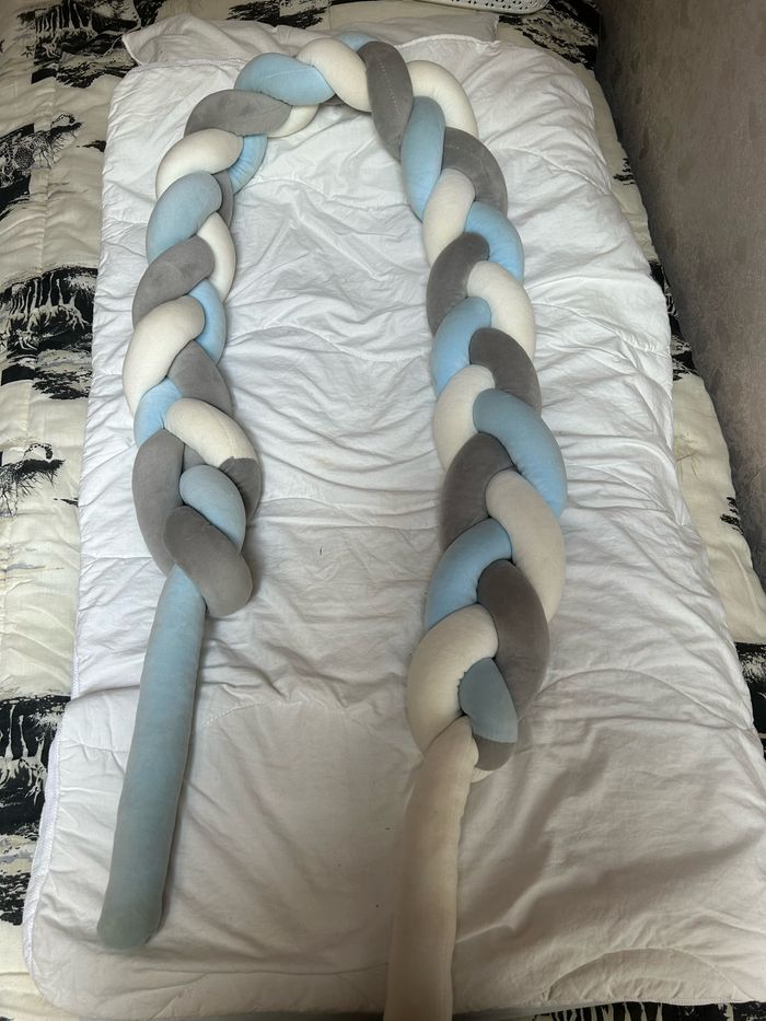 Tresse pour lit bébé