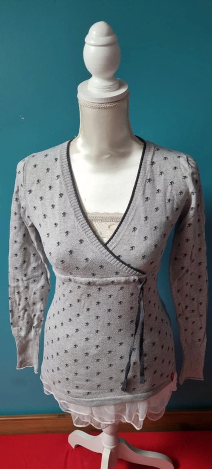 Pull gris motifs anges M EDC col en V