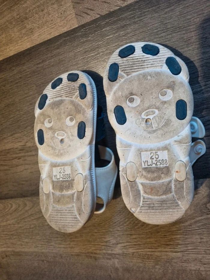 Sandales panda garçon pointure 24 / 25 Très bon état - photo numéro 2