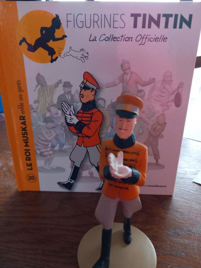 Figurine le roi muksar enfile ses gants - photo numéro 6