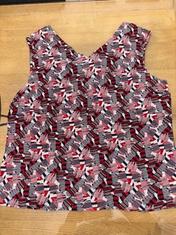 Débardeur rouge et bleu marine Taille 40