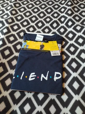 T-shirt friends