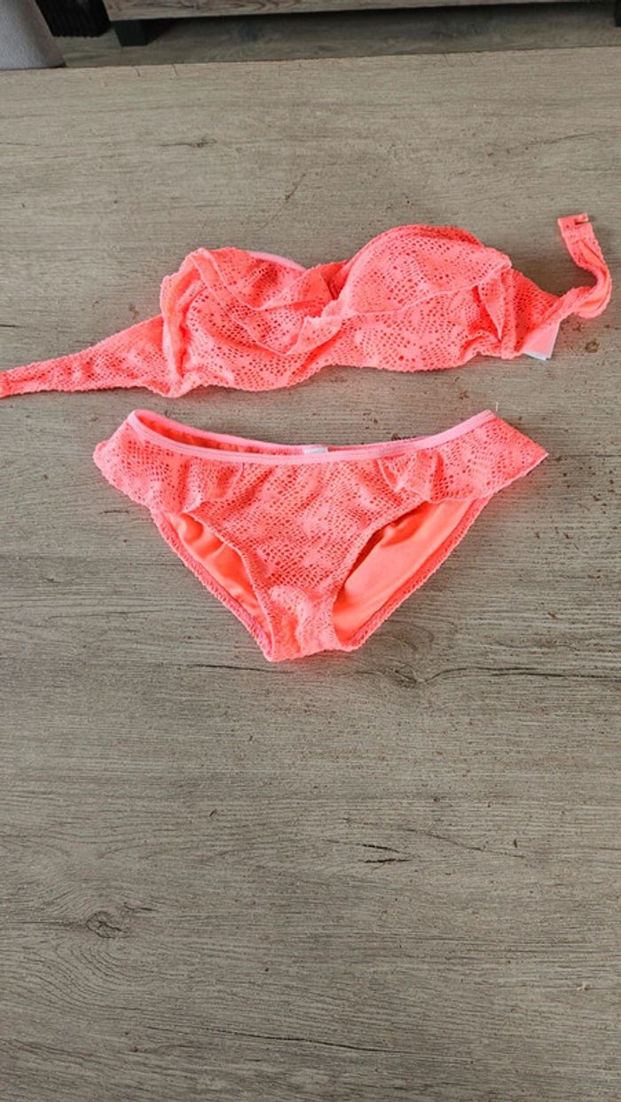 Bikini ado rose fluo en dentelle, sans bretelle, Ocean Club, 70B/34