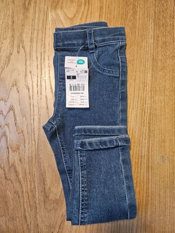 Pantalon gemo 3 ans neuf 