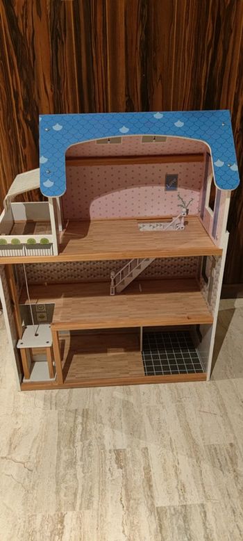 Grande maison de poupée en bois