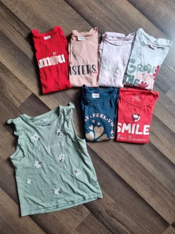 Lot de 6 t-shirts manches longues + 1 débardeur. Fille. Taille 8 ans. Tape à l'œil, Gémo. TBE