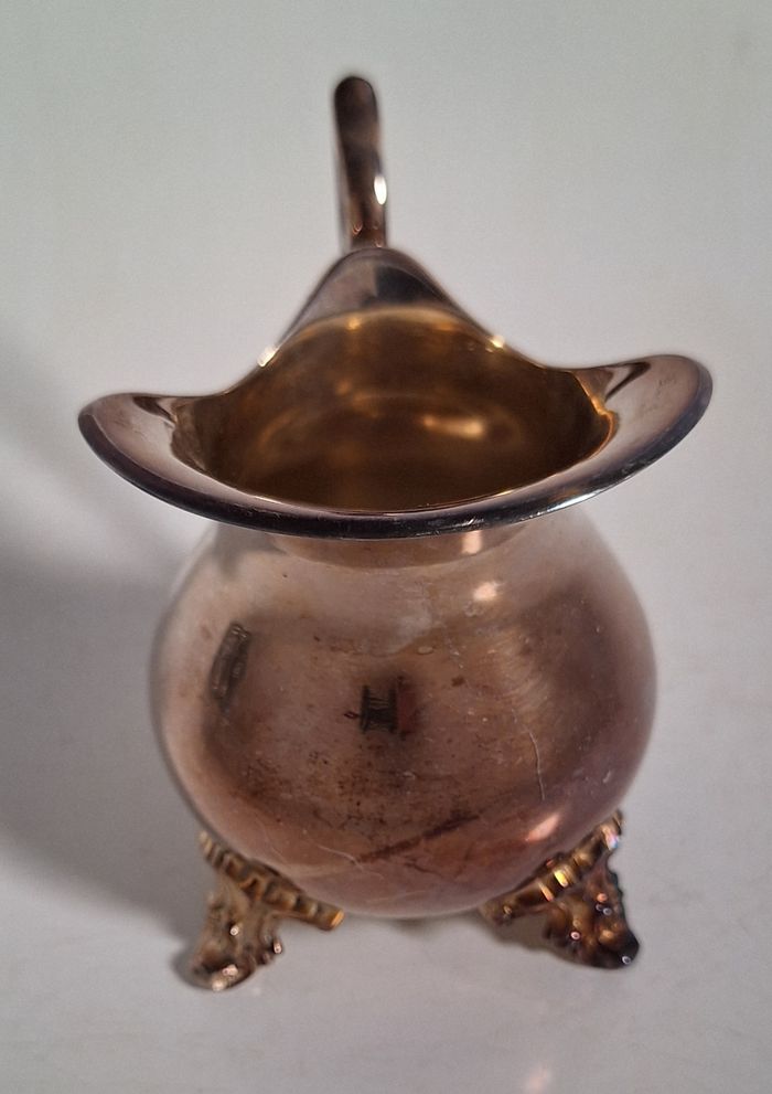 Pichet ancien en métal argenté - photo numéro 2