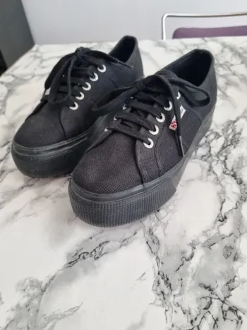 Basket Superga a plate-forme noir