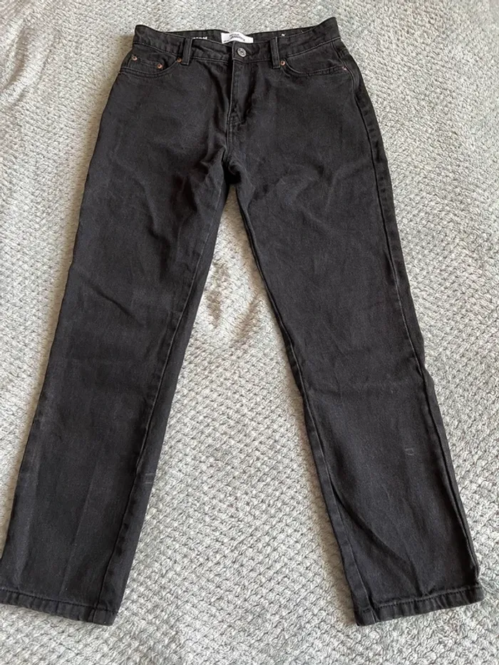 Jolie jean mom noir gris de Jennyfer