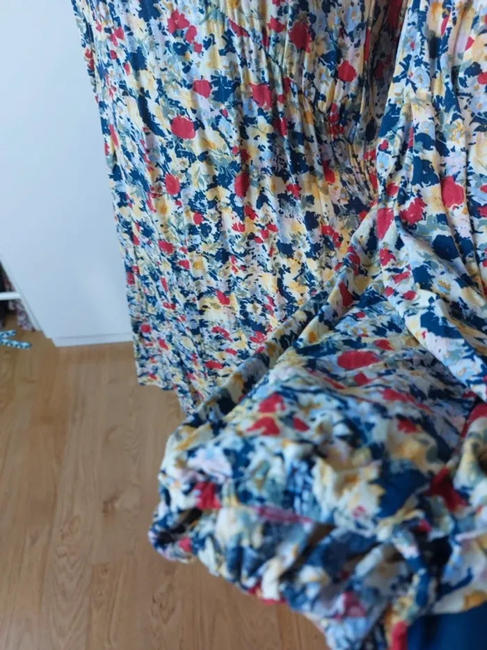 Très jolie robe fleurie dos ouvert - photo numéro 6