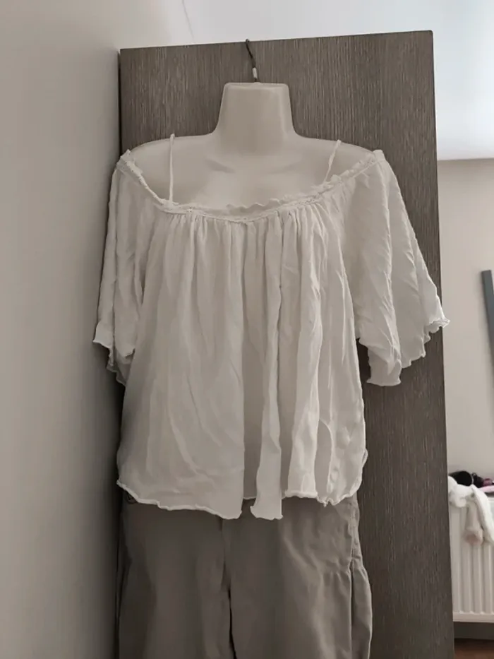 Haut avec épaules dénudées Pull&Bear