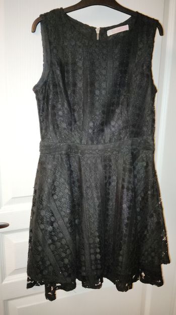 Robe de fête noir dentelle taille L