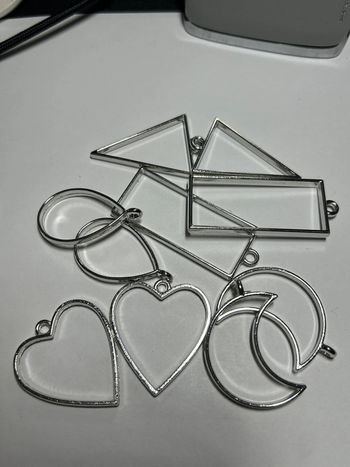 A778, Breloques moules pour création de résine