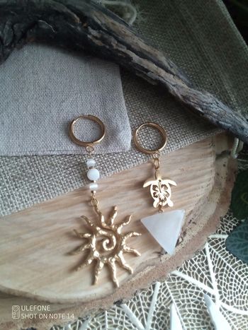 Boucles d'oreilles bohèmes asymétriques pierres semi précieuses