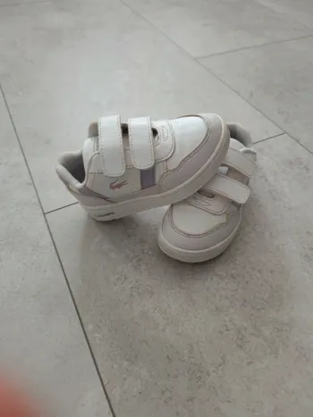 Basket Lacoste fille t22