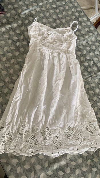 Robe blanche à bretelles S/M Vsign