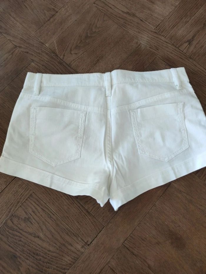 Short blanc taille 40 - photo numéro 2