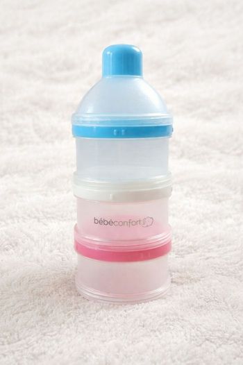 Doseur lait bébé Bébé Confort empilable pratique biberon