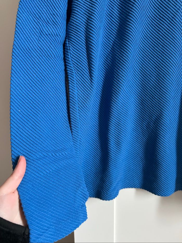 Pull bleu à détails Homme Zara Taille M - photo numéro 3