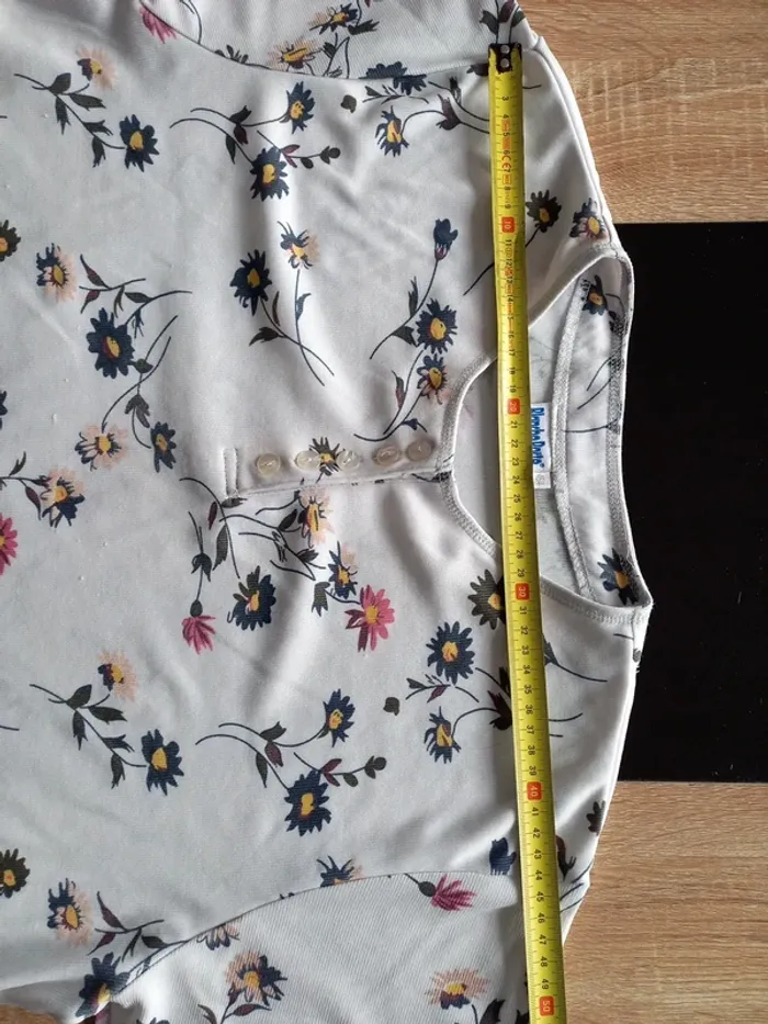 Tee-shirt fleuri T 46 - photo numéro 10