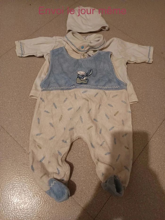 Ensemble trois pièces 1 mois