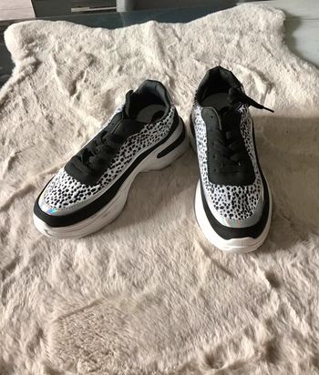 Basket taille 37 tri matière blanc noir et argenté