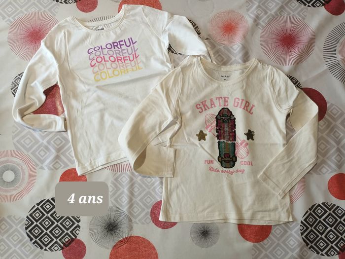 Lot 2 t-shirts manches longues 👧 taille 4 ans Neuf - photo numéro 1