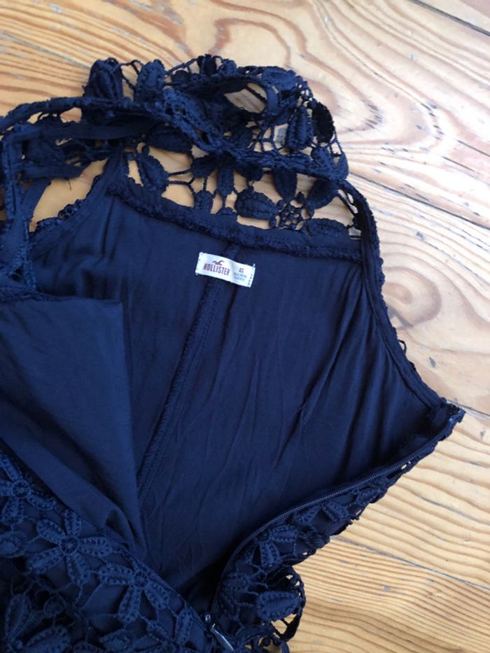 Superbe Robe Bleu marine Hollister en dentelles, XS/T0 neuve - photo numéro 4