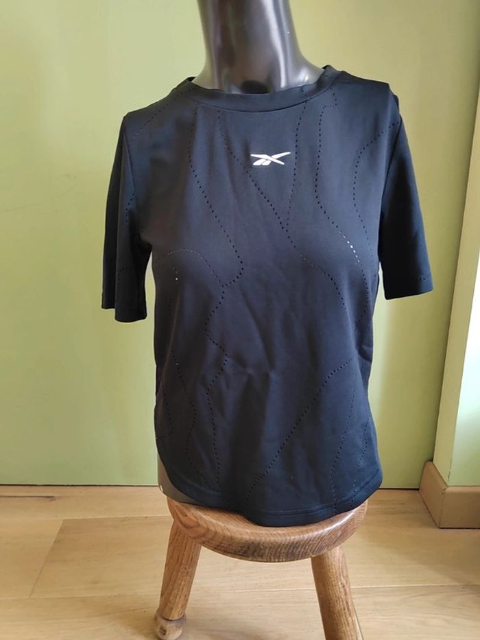 T-shirt de sport t. 2XS Reebook neuf