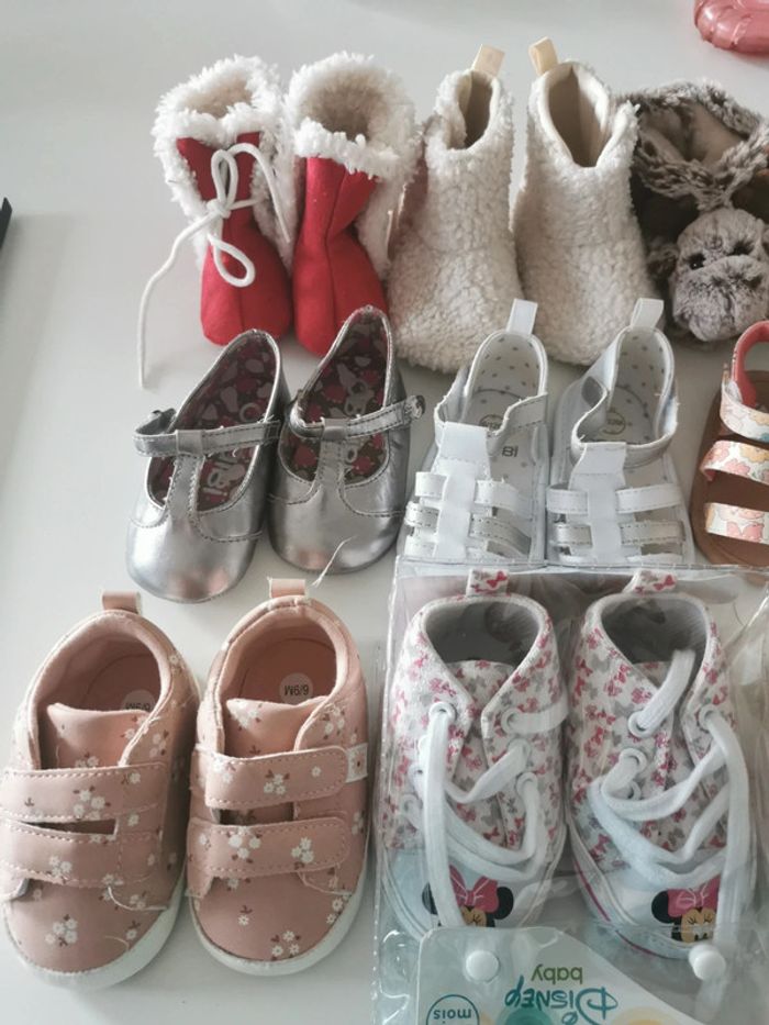 Lot chaussures chaussons bébé 6 à 12 mois - photo numéro 3