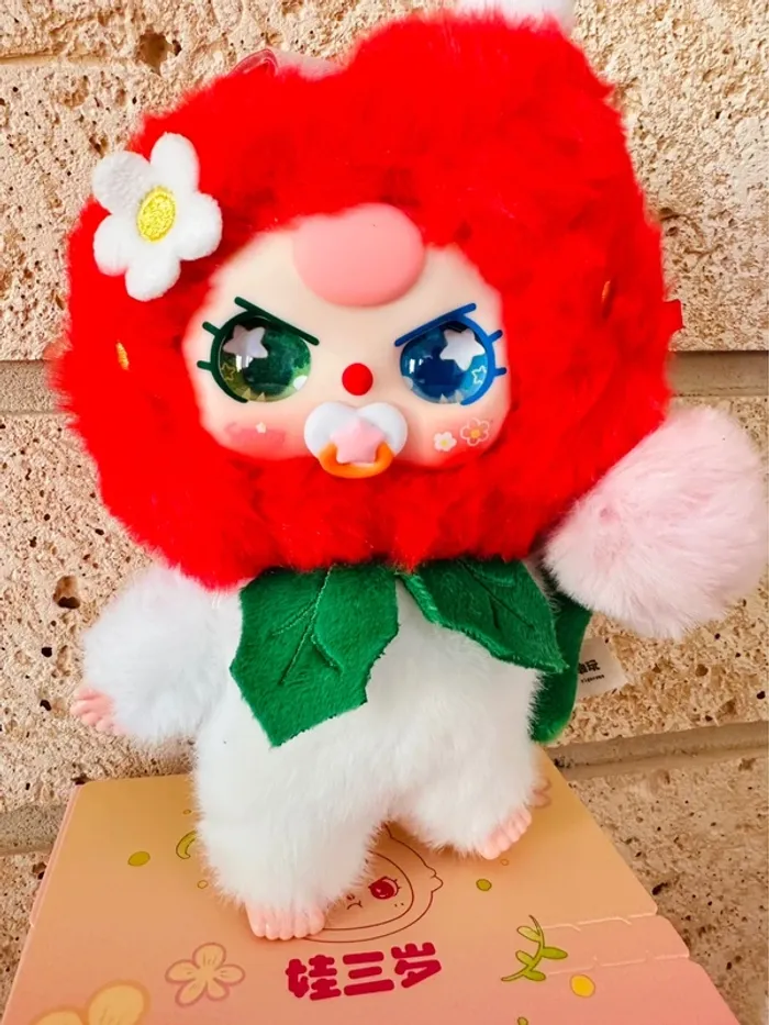🍓 Peluche Baby Three édition limitée – modèle fraise - photo numéro 2