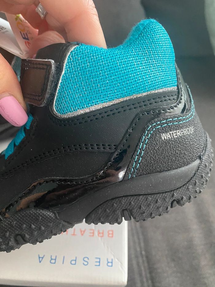Basket fille ! Taille 23 neuve waterproof - photo numéro 4