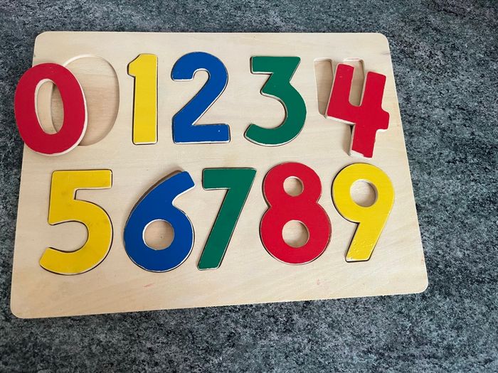 Puzzle en bois chiffres - photo numéro 4