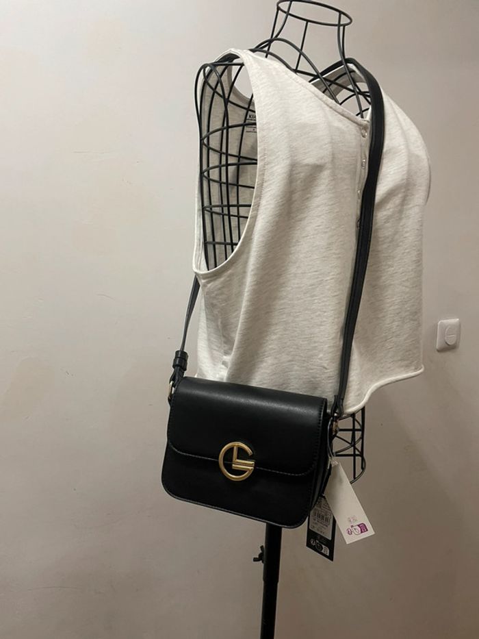 prix en boutique 65€, Sac besace Galeries Lafayette enduit lisse - photo numéro 14