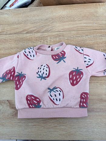 Pull fille fraises 